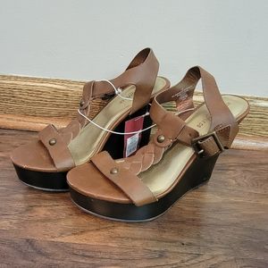Women's Wedge Boho Festival NWT Never Worn Size 7.5 Brown Sandals